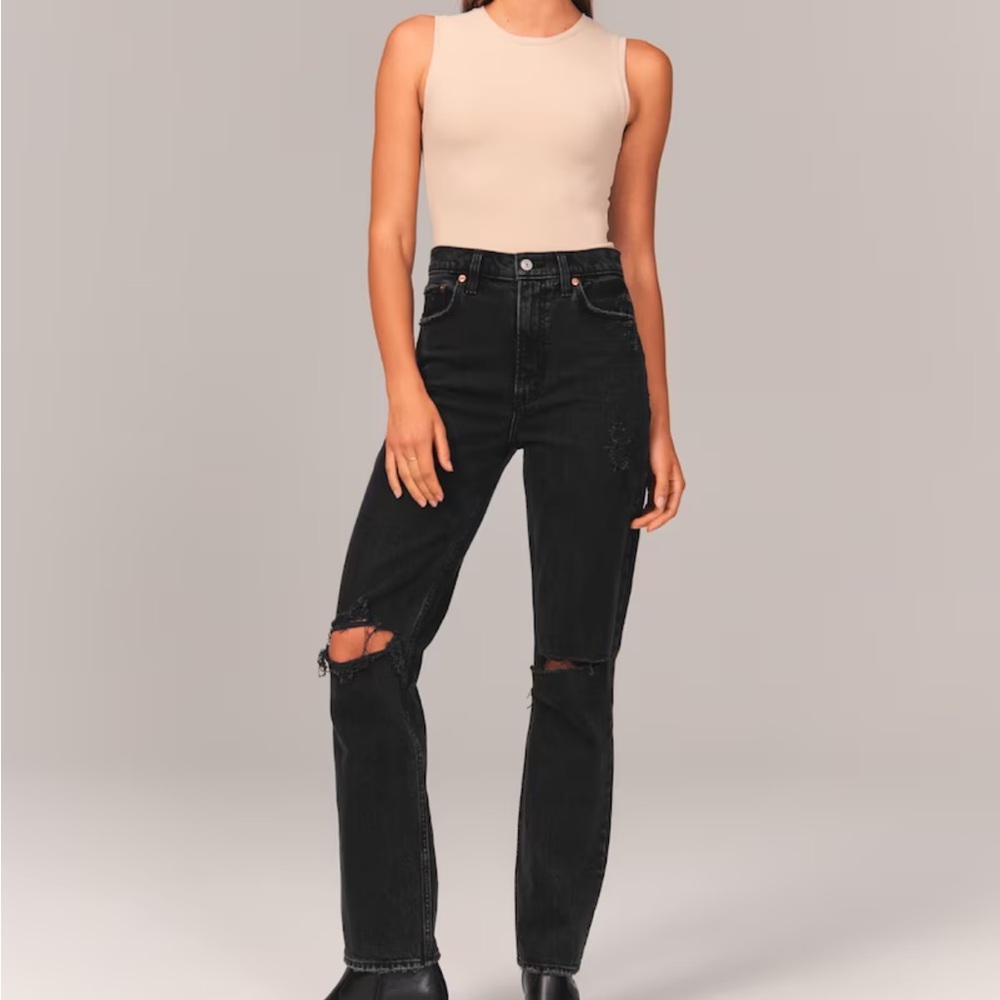 Abercrombie & Fitch Ultra High Rise Ankle Ankle Straight Jeans in Black Destroy - Picture 1 of 10